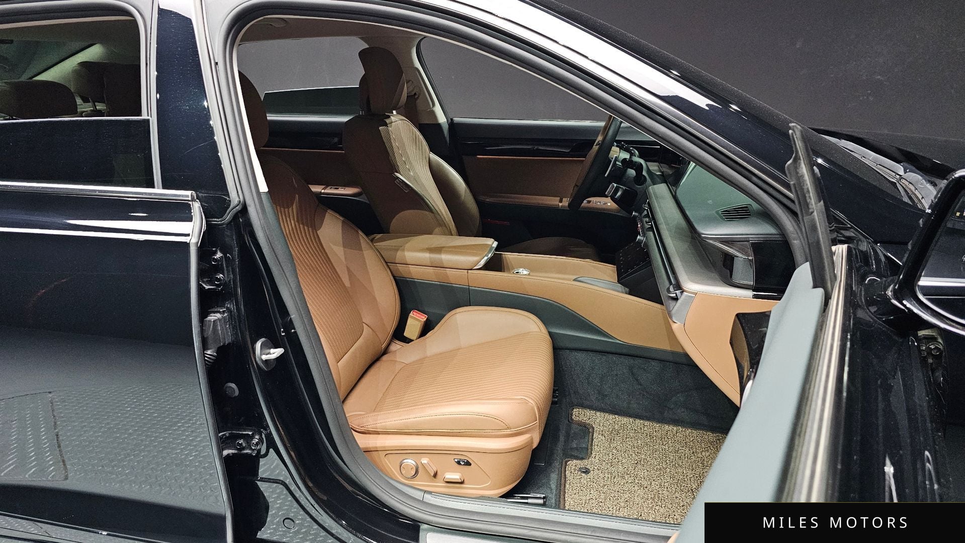Hyundai 그랜저 하이브리드 (GN7) 2023 — миниатюра 18