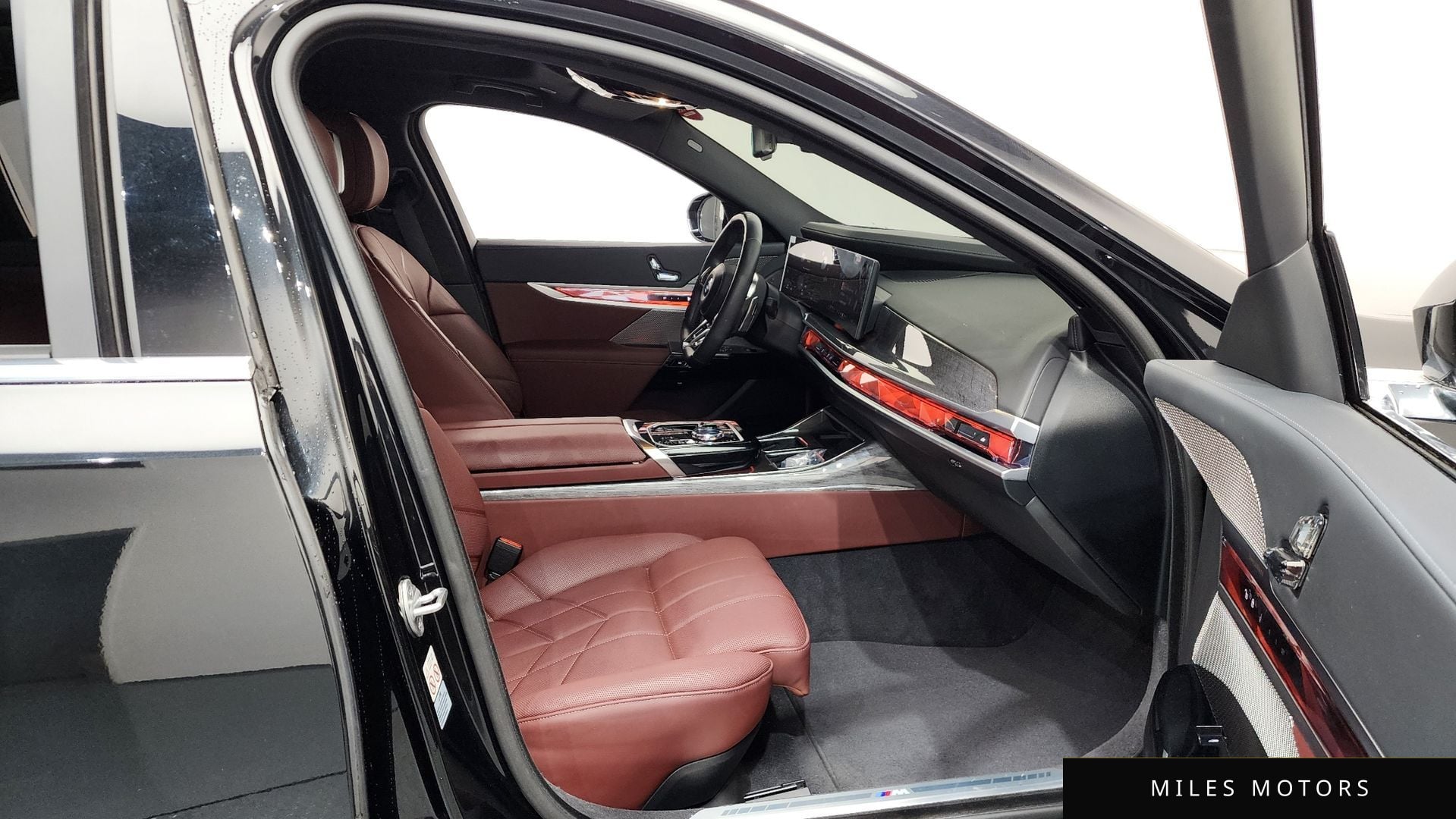 BMW 7 Series (G70) 2024 — миниатюра 17