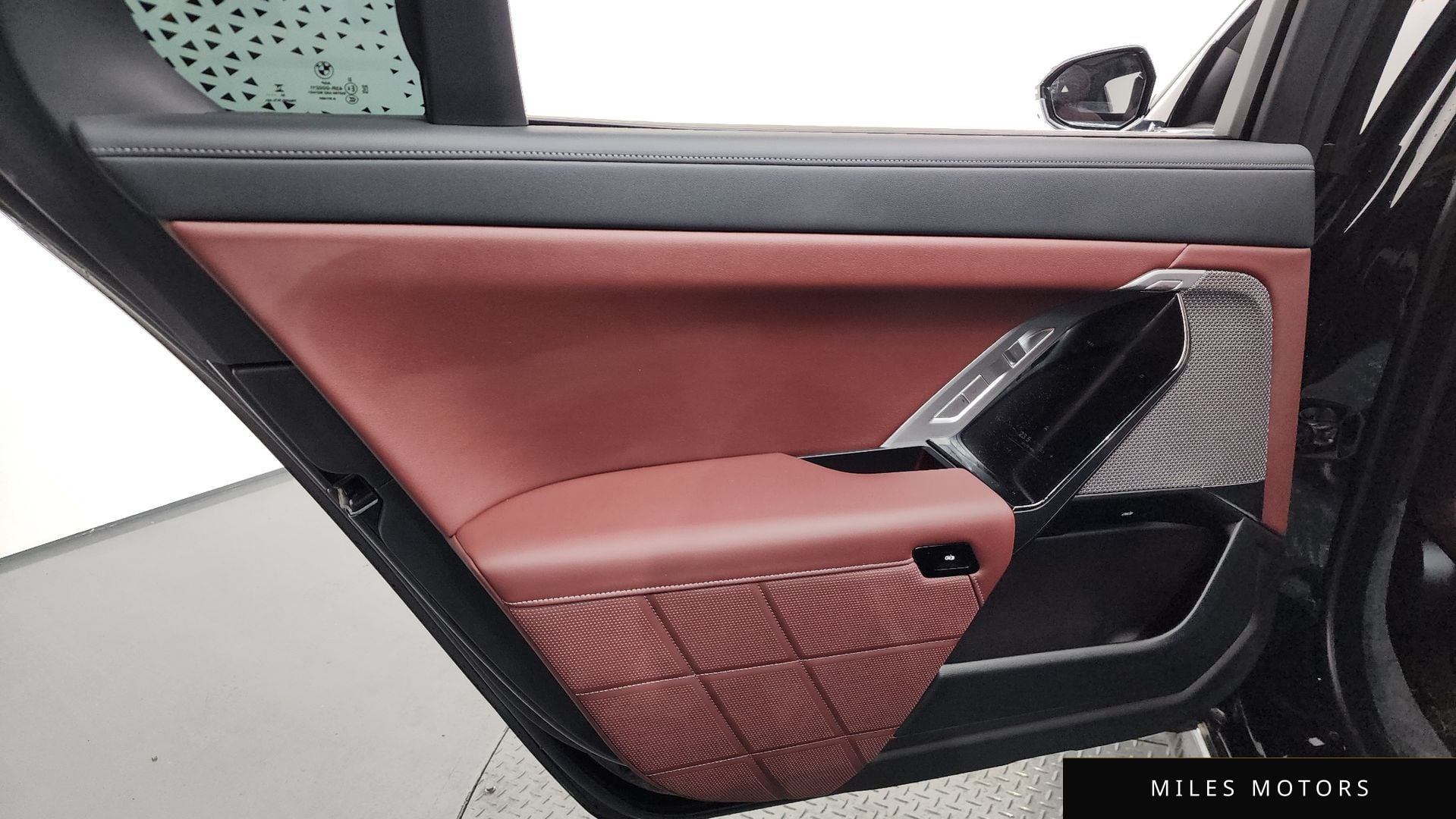 BMW 7 Series (G70) 2024 — миниатюра 15