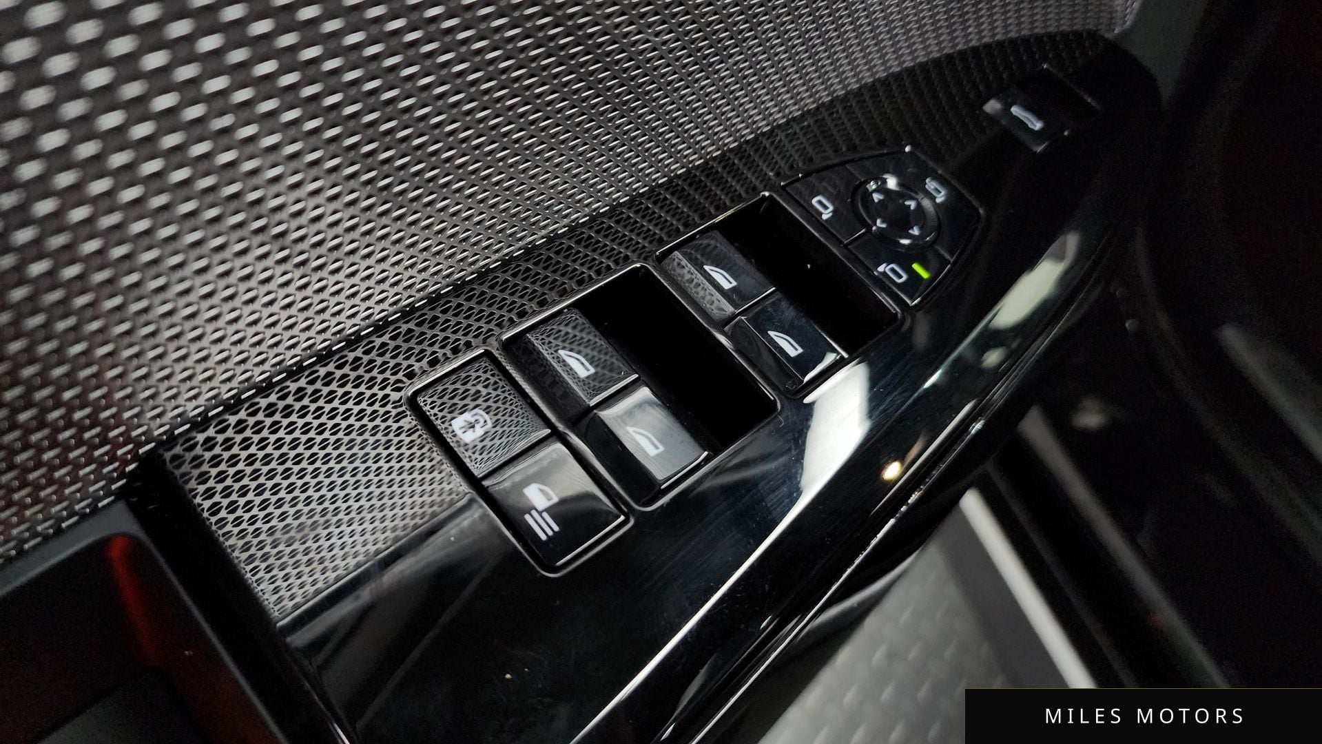 BMW 7 Series (G70) 2024 — миниатюра 39