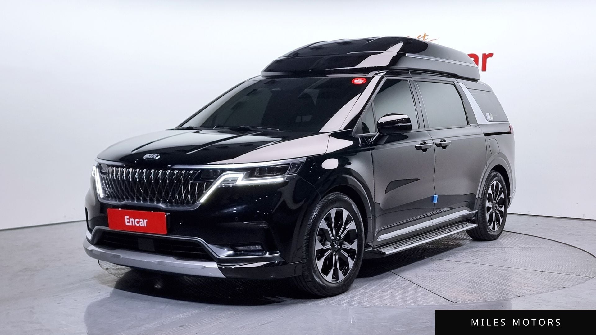 Kia Carnival 2021 — фото 1 из 12