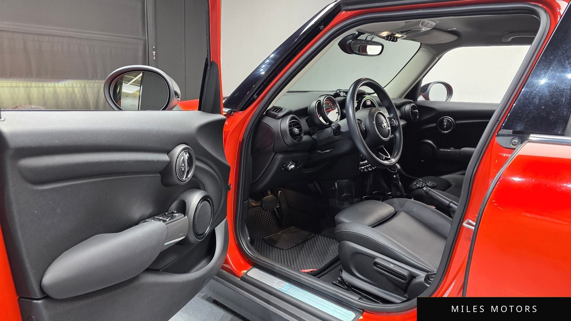 MINI 쿠퍼 2019 — миниатюра 13