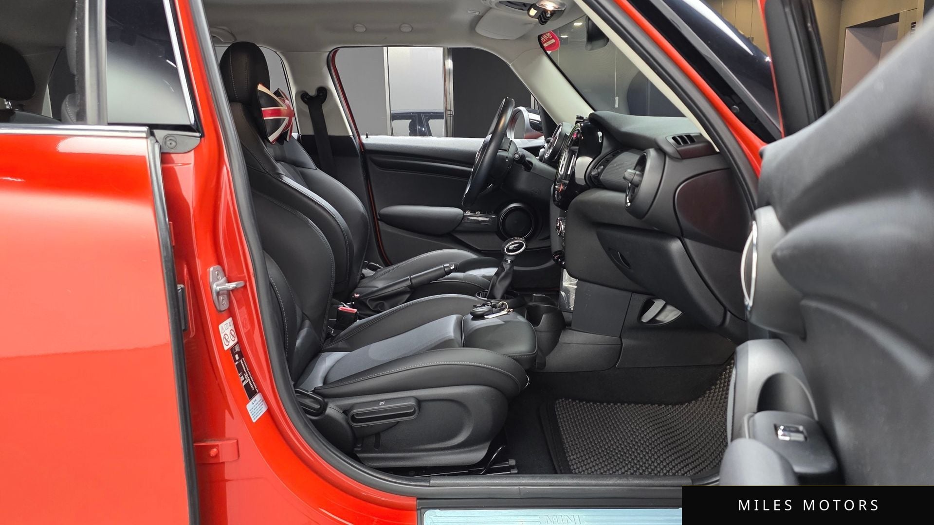 MINI 쿠퍼 2019 — миниатюра 17