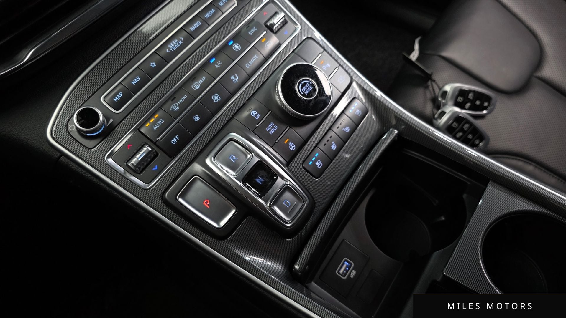 Hyundai Santafe 2021 — миниатюра 11