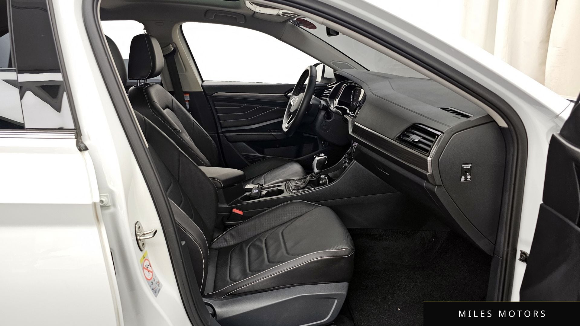 Volkswagen Jetta 2023 — миниатюра 17