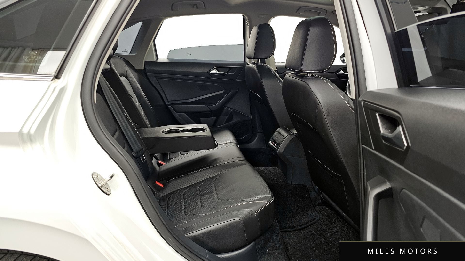 Volkswagen Jetta 2023 — миниатюра 18