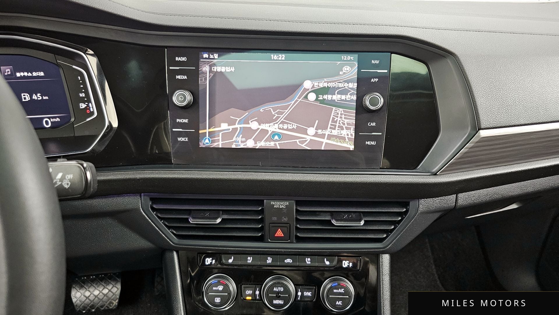 Volkswagen Jetta 2023 — миниатюра 16