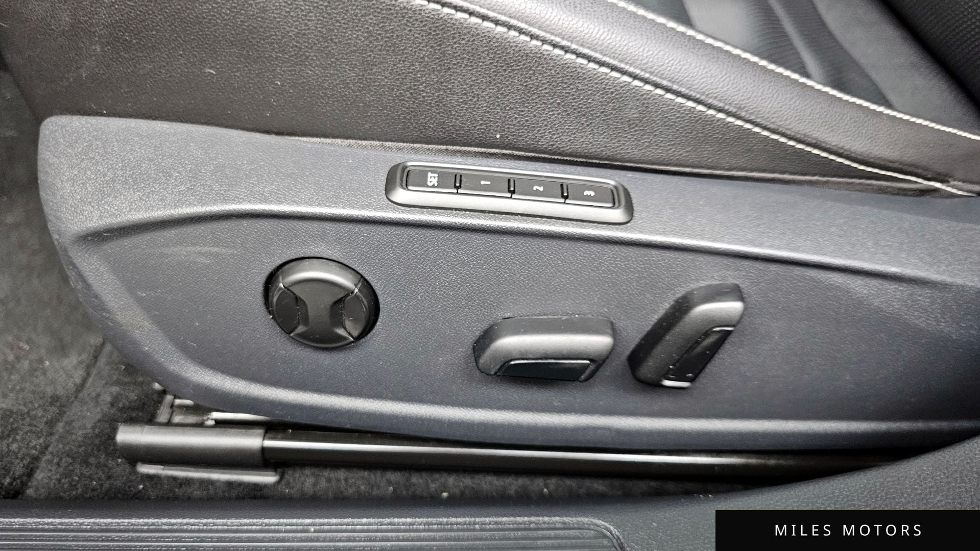 Volkswagen Jetta 2023 — миниатюра 31