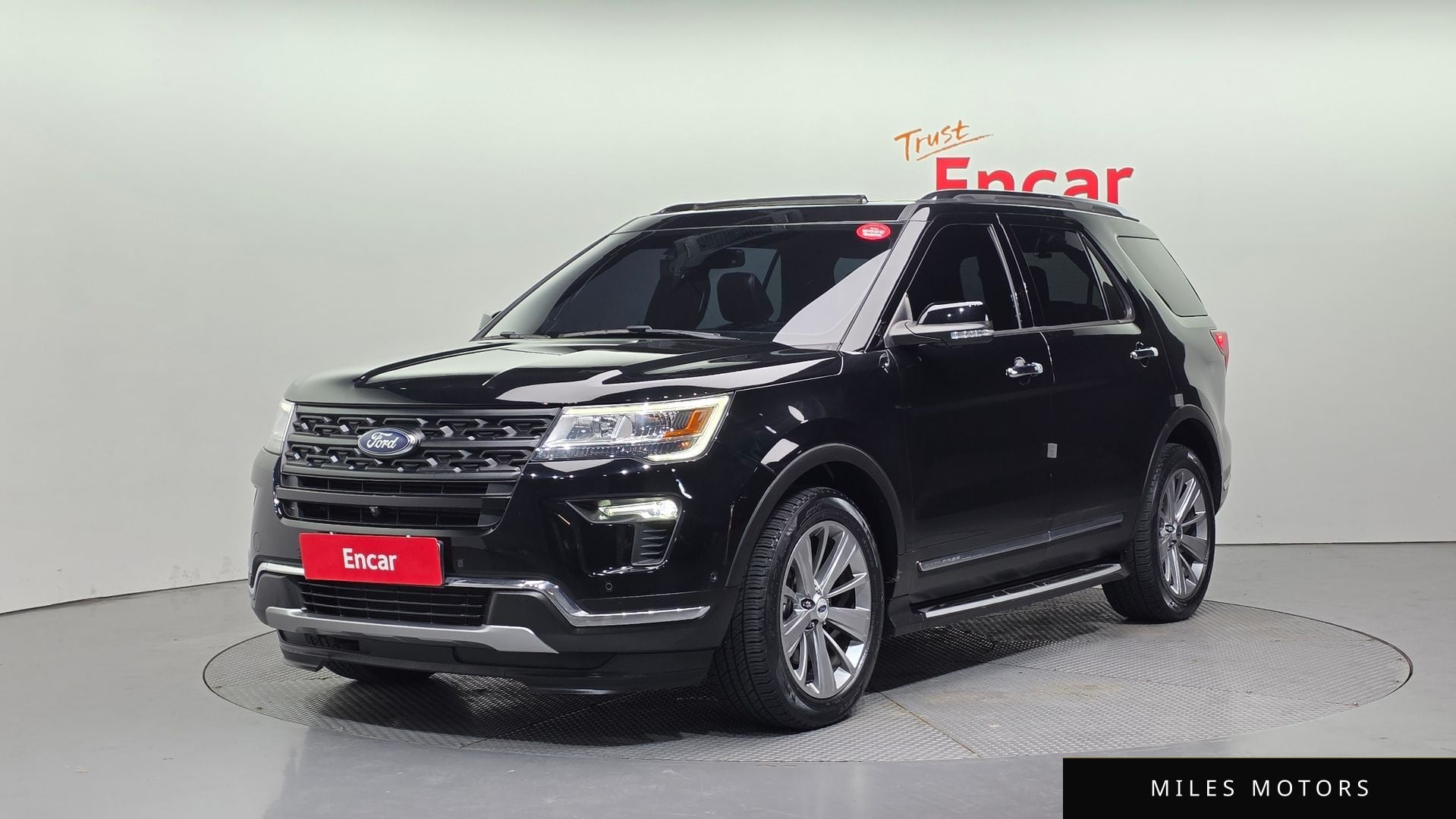 Ford Explorer 2018 — фото 1 из 12