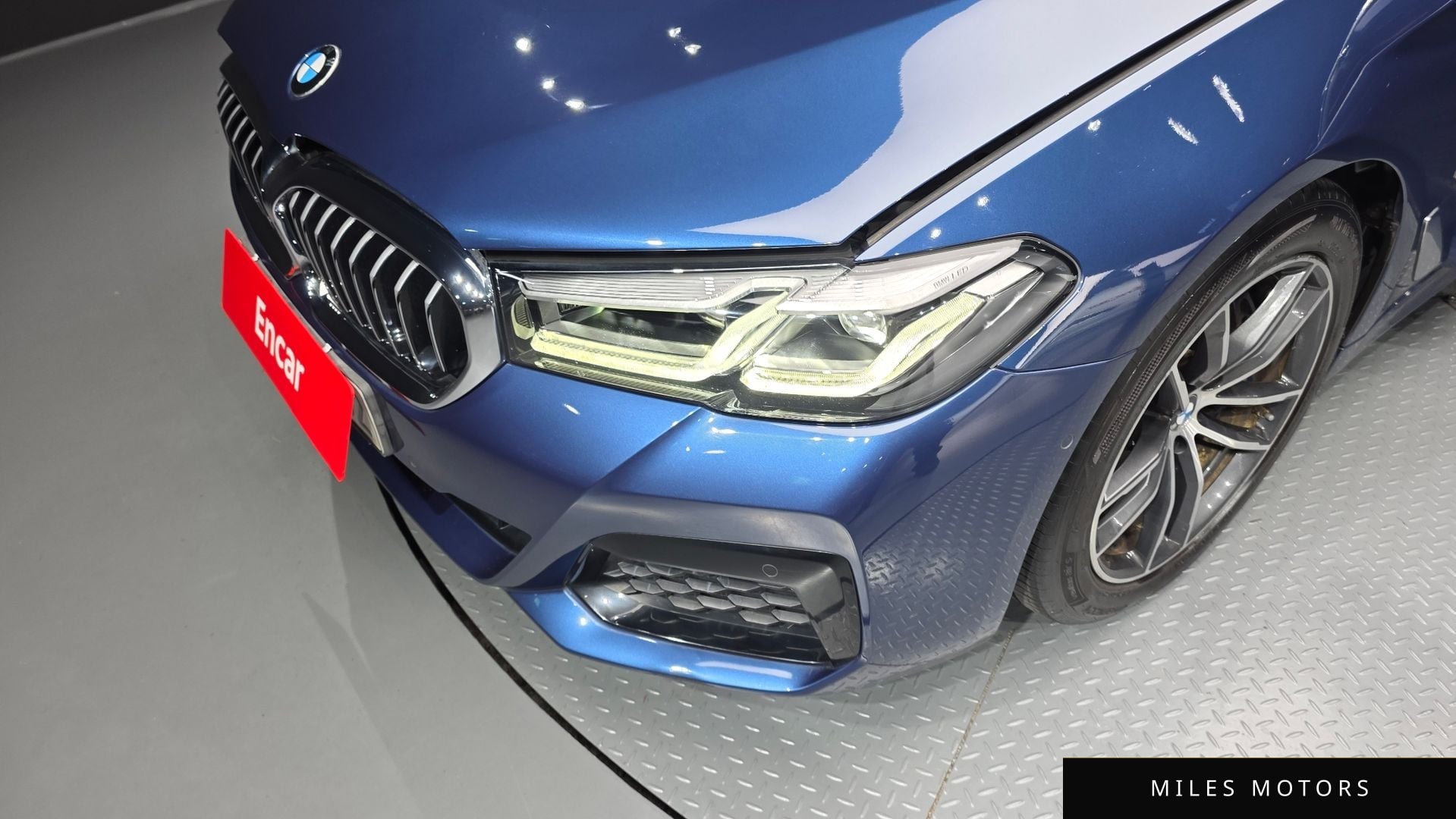 BMW 5 Series (G30) 2021 — миниатюра 8