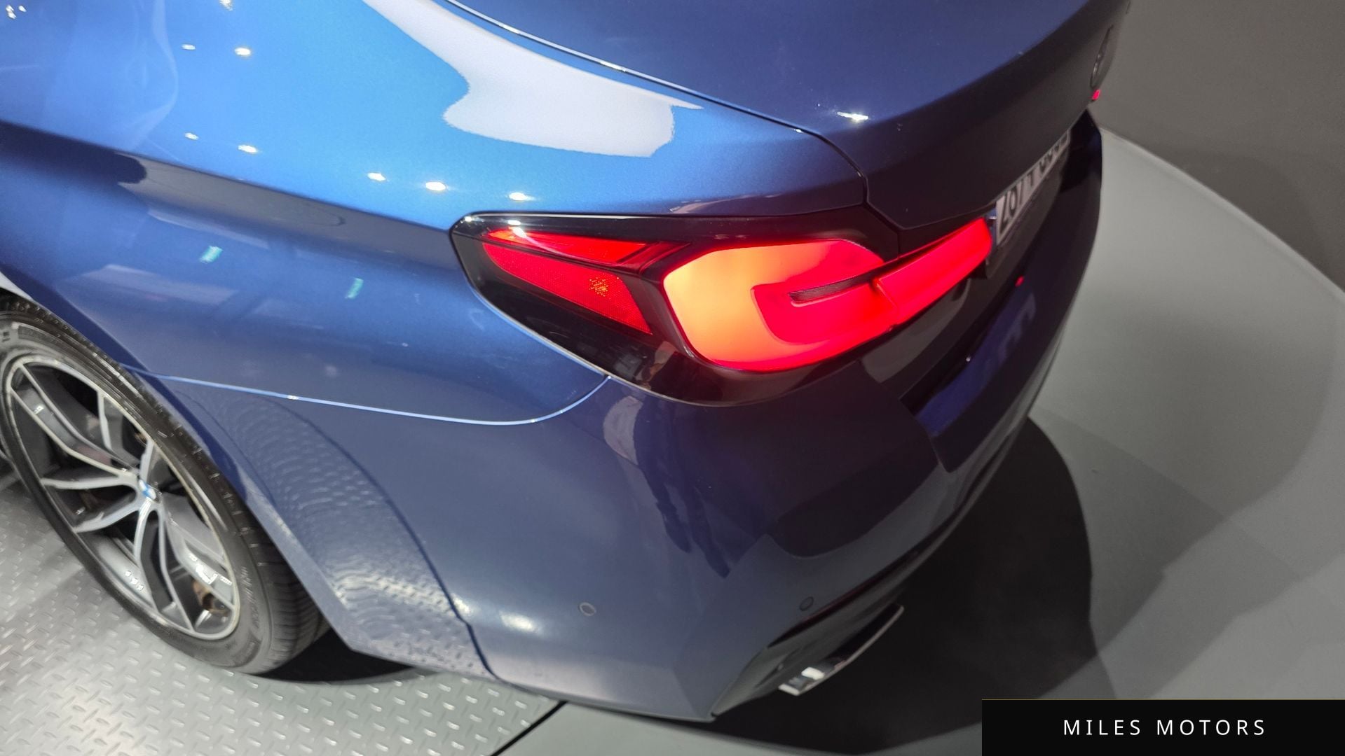 BMW 5 Series (G30) 2021 — миниатюра 9