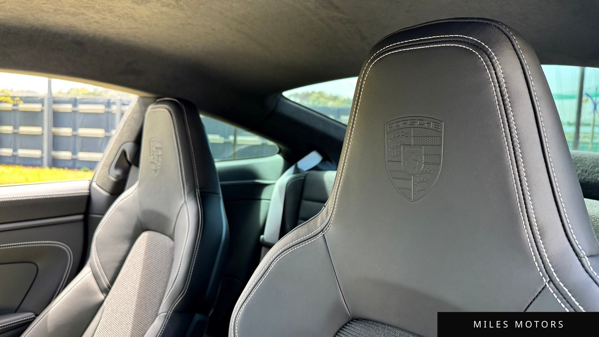 Porsche 911 (992) 2026 — миниатюра 11