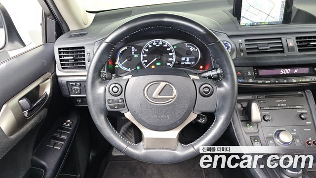 Лексус CT200h 2018 — миниатюра 19