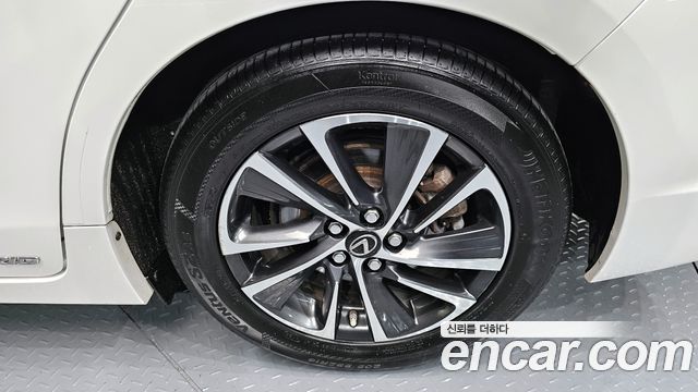 Лексус CT200h 2018 — миниатюра 7
