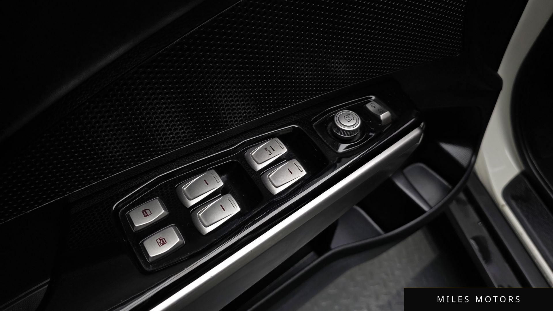 KG Mobility Tivoli 2015 — миниатюра 27