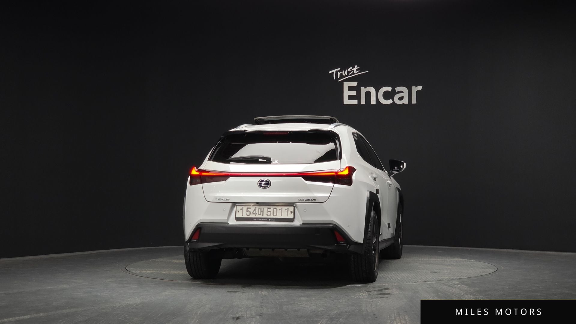 Лексус UX250h 2020 — миниатюра 4