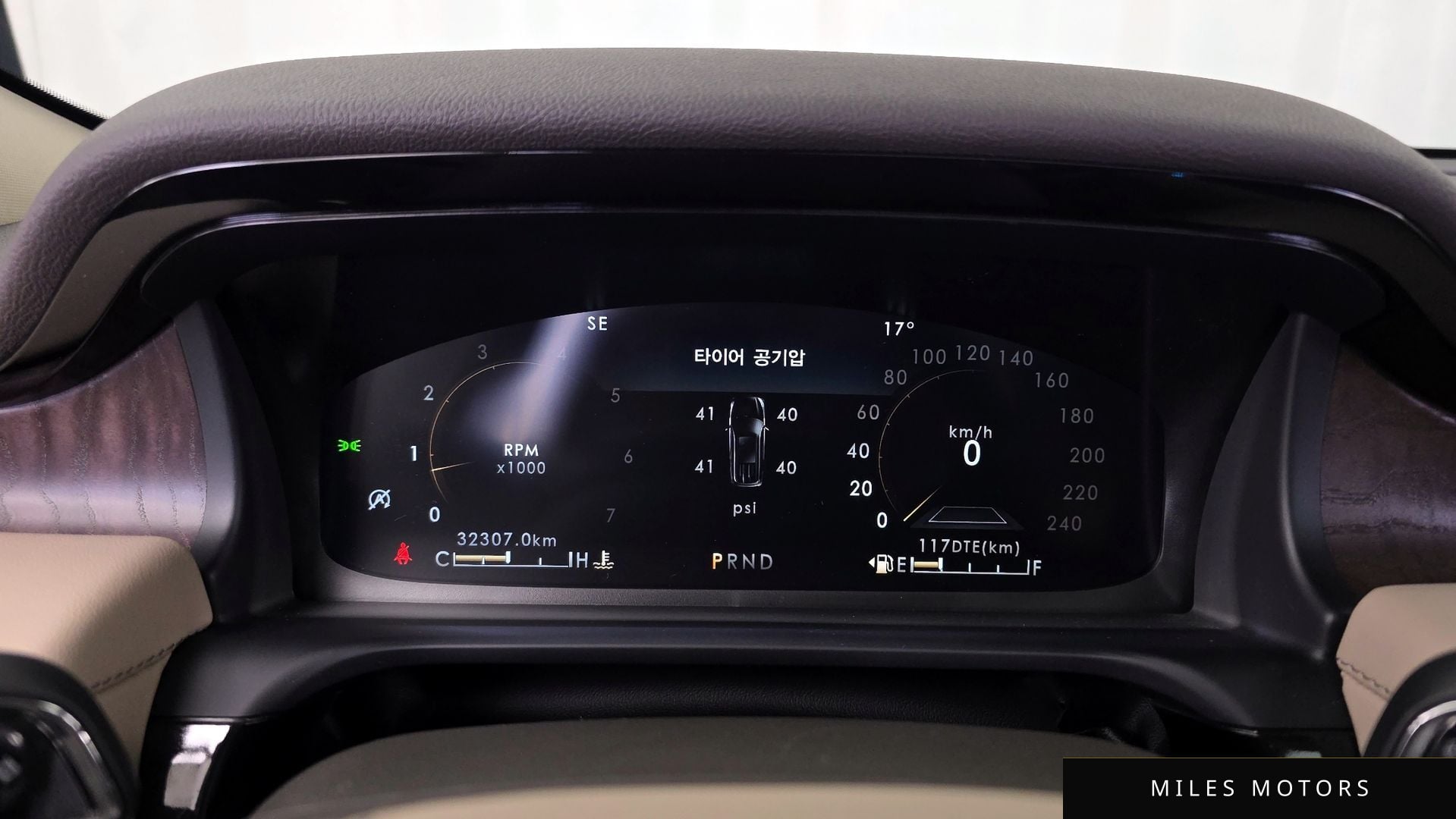 Lincoln Aviator 2023 — миниатюра 11