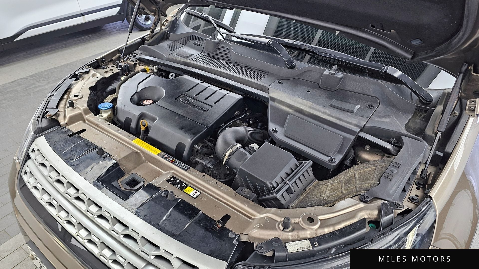 Land Rover Discovery Sport 2016 — миниатюра 6