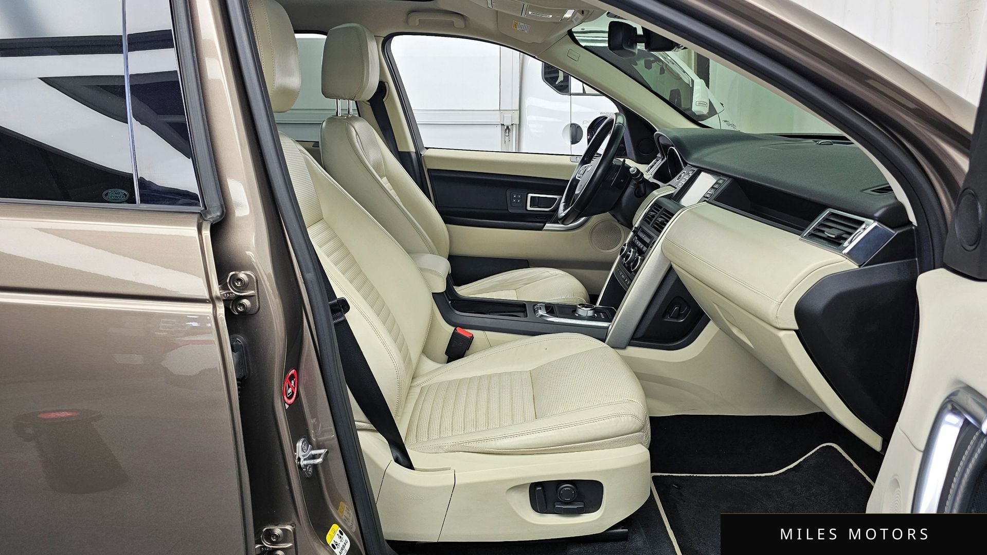 Land Rover Discovery Sport 2016 — миниатюра 11