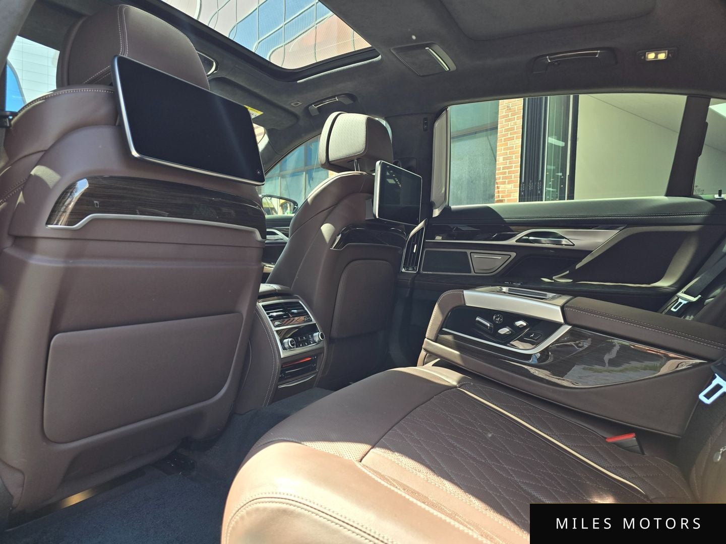 BMW 7 Series (G11) 2021 — миниатюра 10