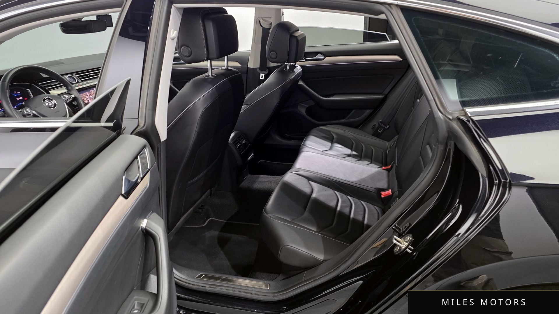 Volkswagen 아테온 2020 — миниатюра 17