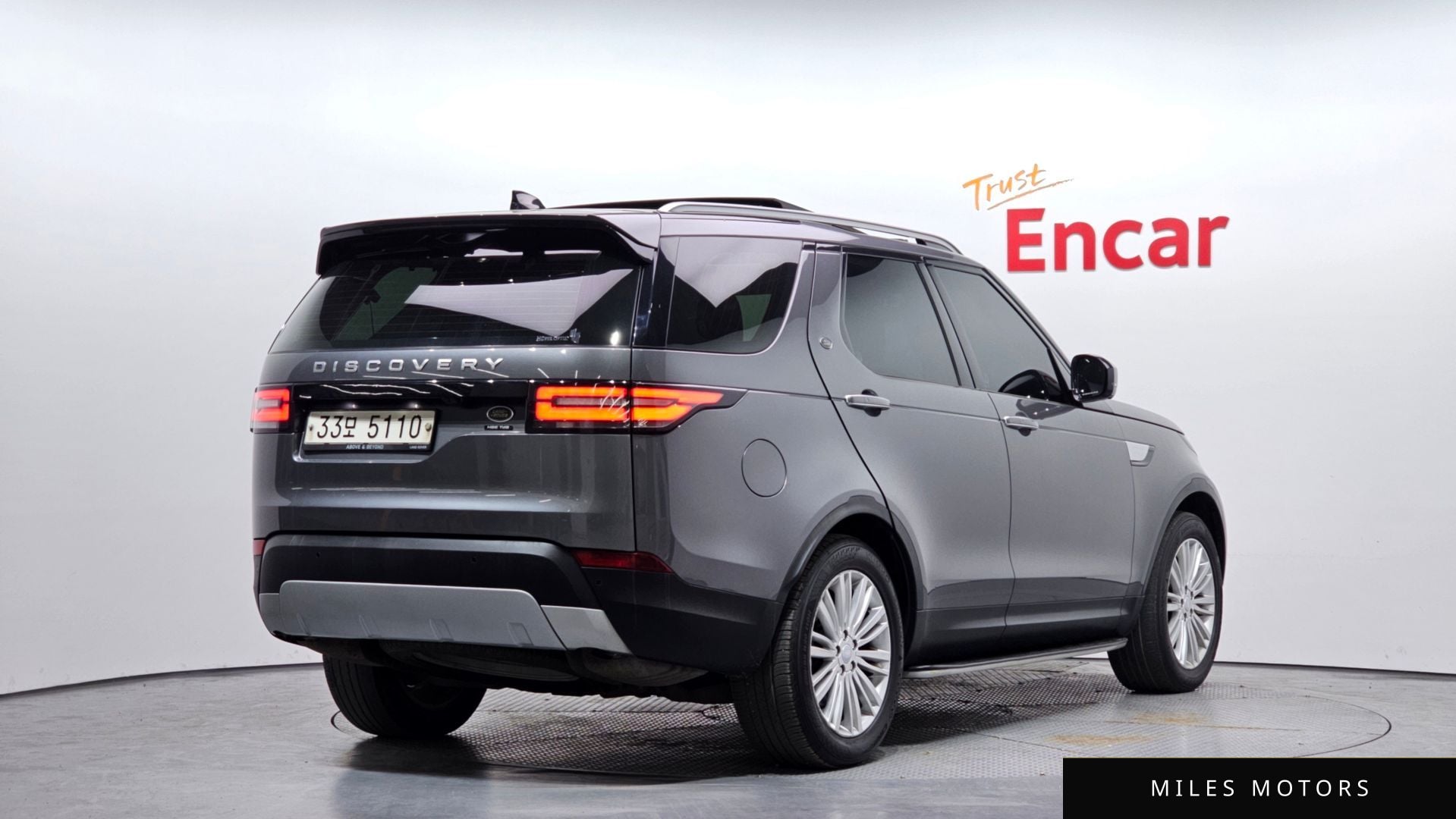 Land Rover Discovery 2017 — миниатюра 2