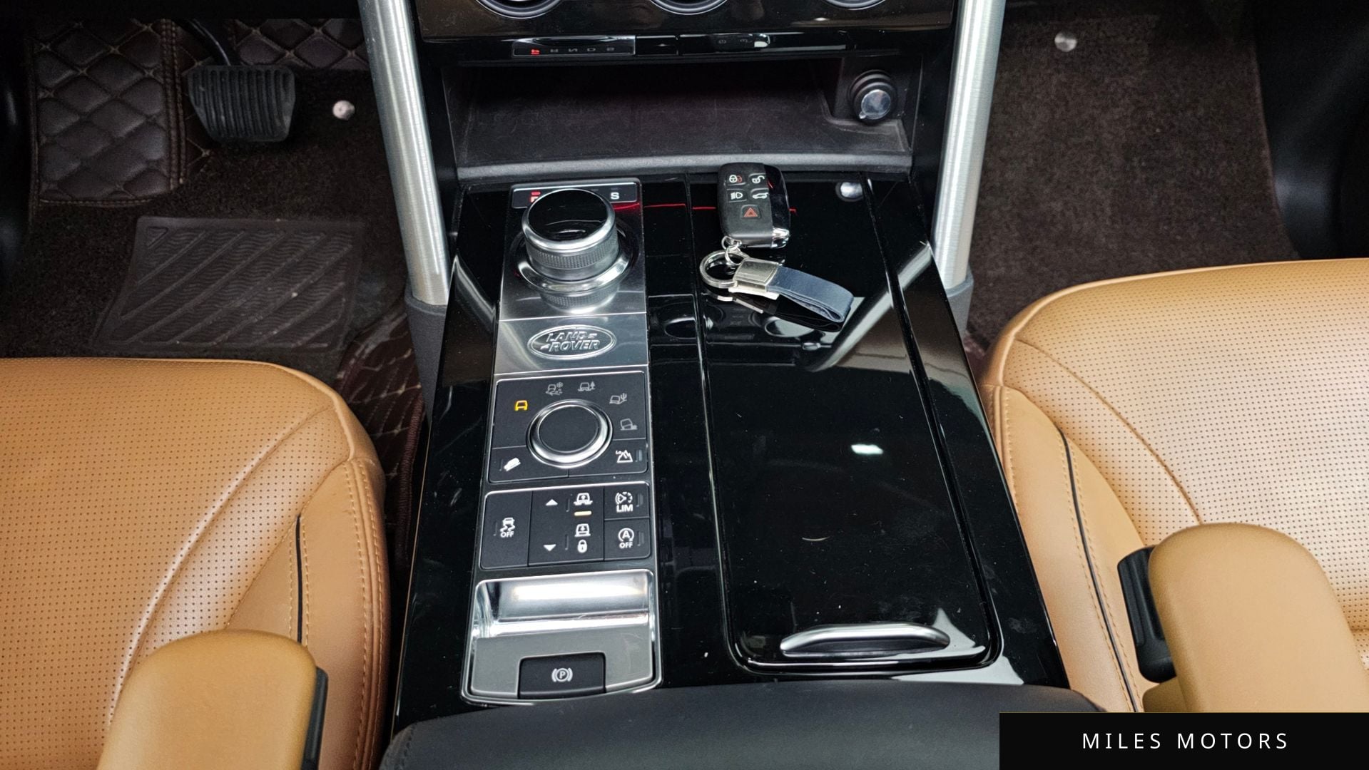 Land Rover Discovery 2017 — миниатюра 12