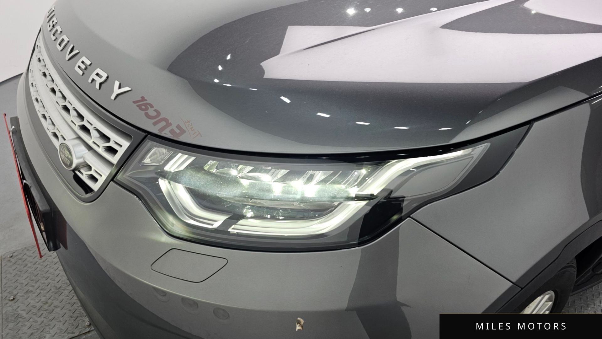 Land Rover Discovery 2017 — миниатюра 8
