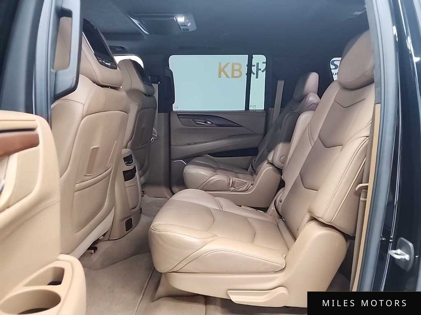 Cadillac Escalade 2017 — миниатюра 12