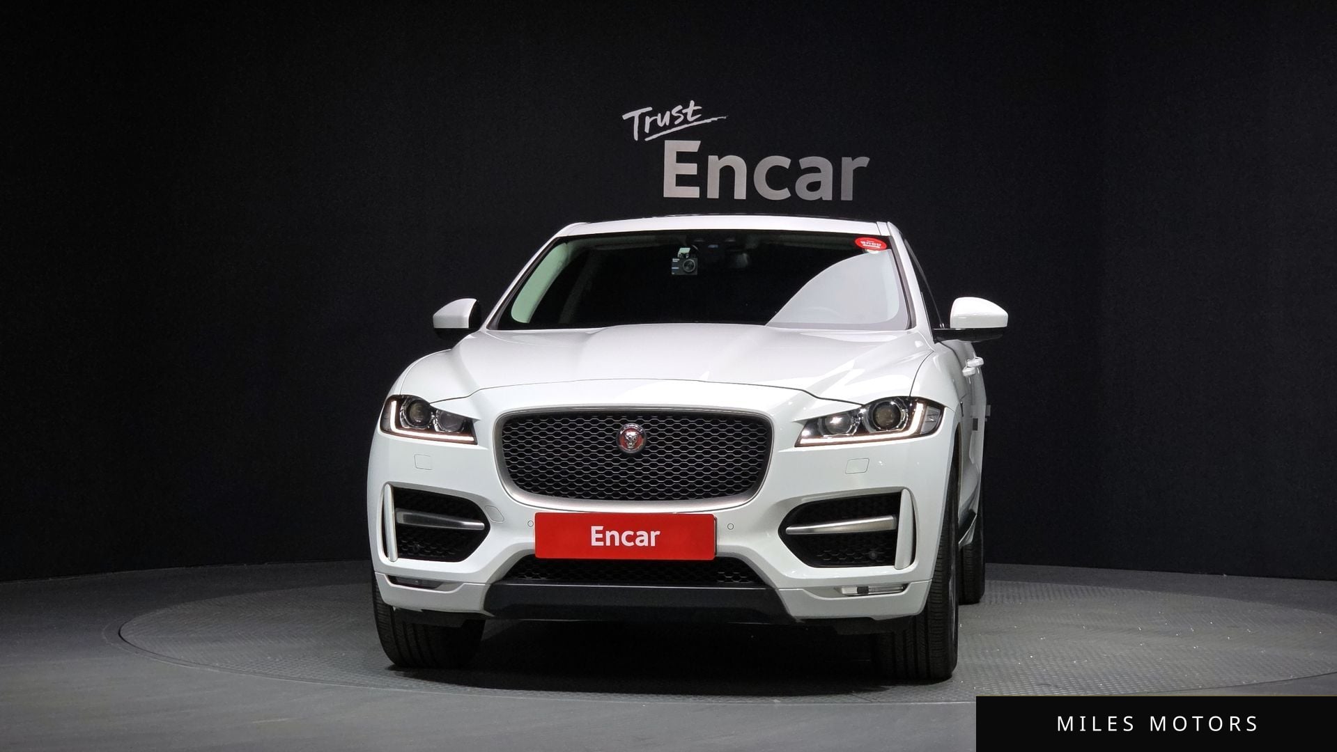 Jaguar F-PACE 2017 — миниатюра 3