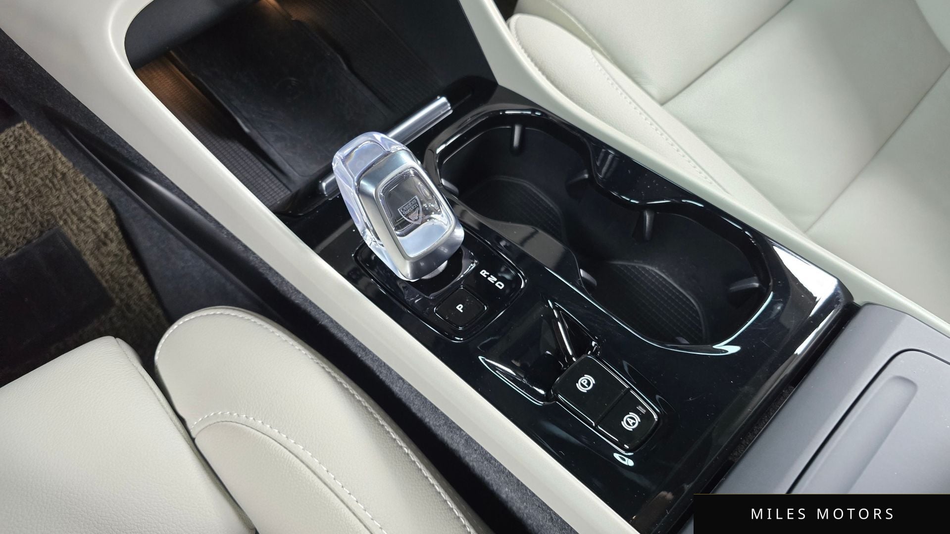 Volvo XC40 2024 — миниатюра 12