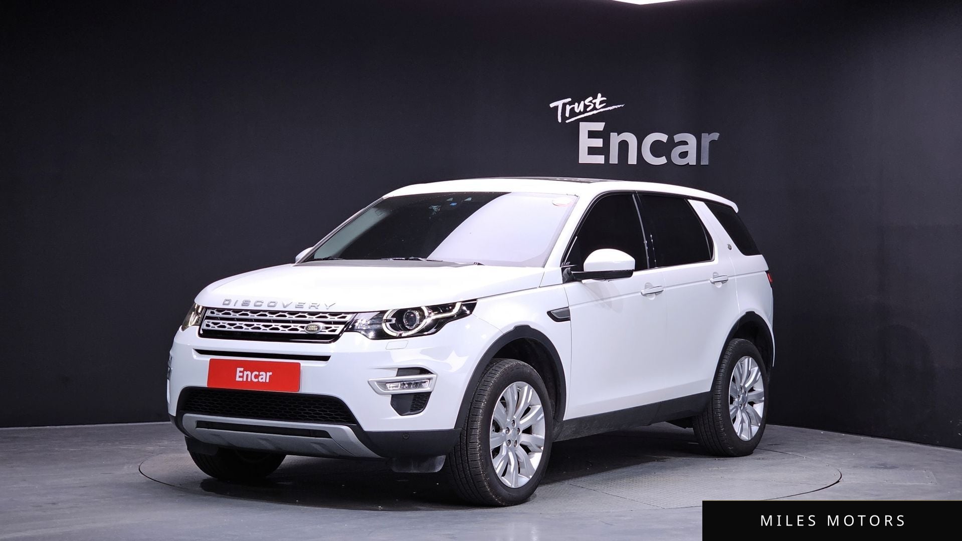 Land Rover Discovery Sport 2016 — фото 1 из 12