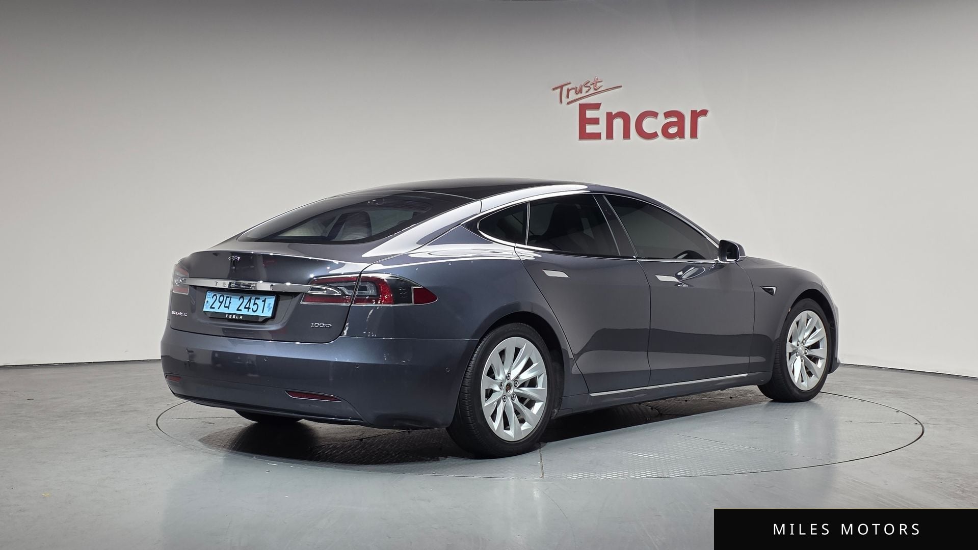 Tesla Model S 2018 — миниатюра 2