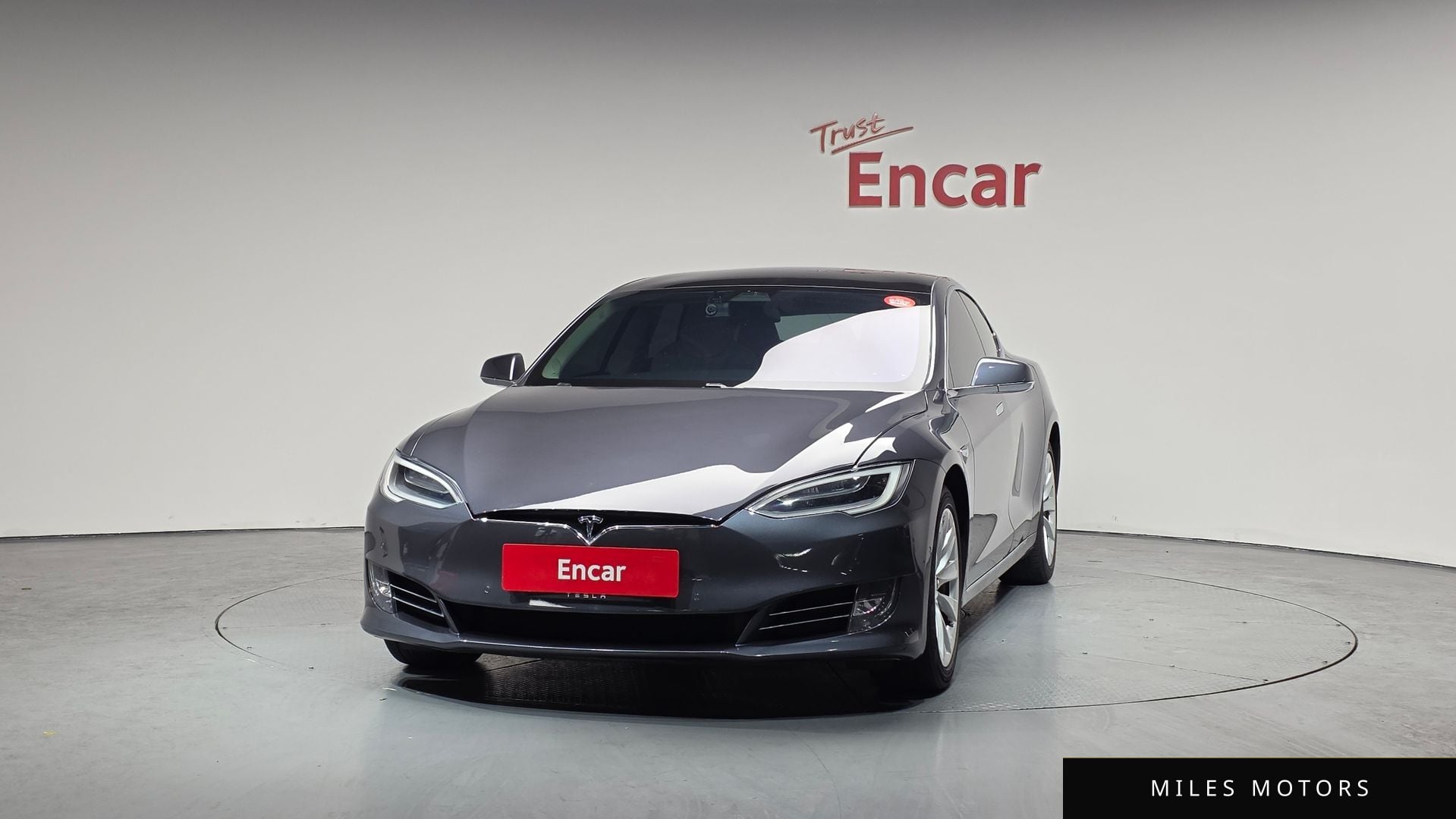 Tesla Model S 2018 — миниатюра 3