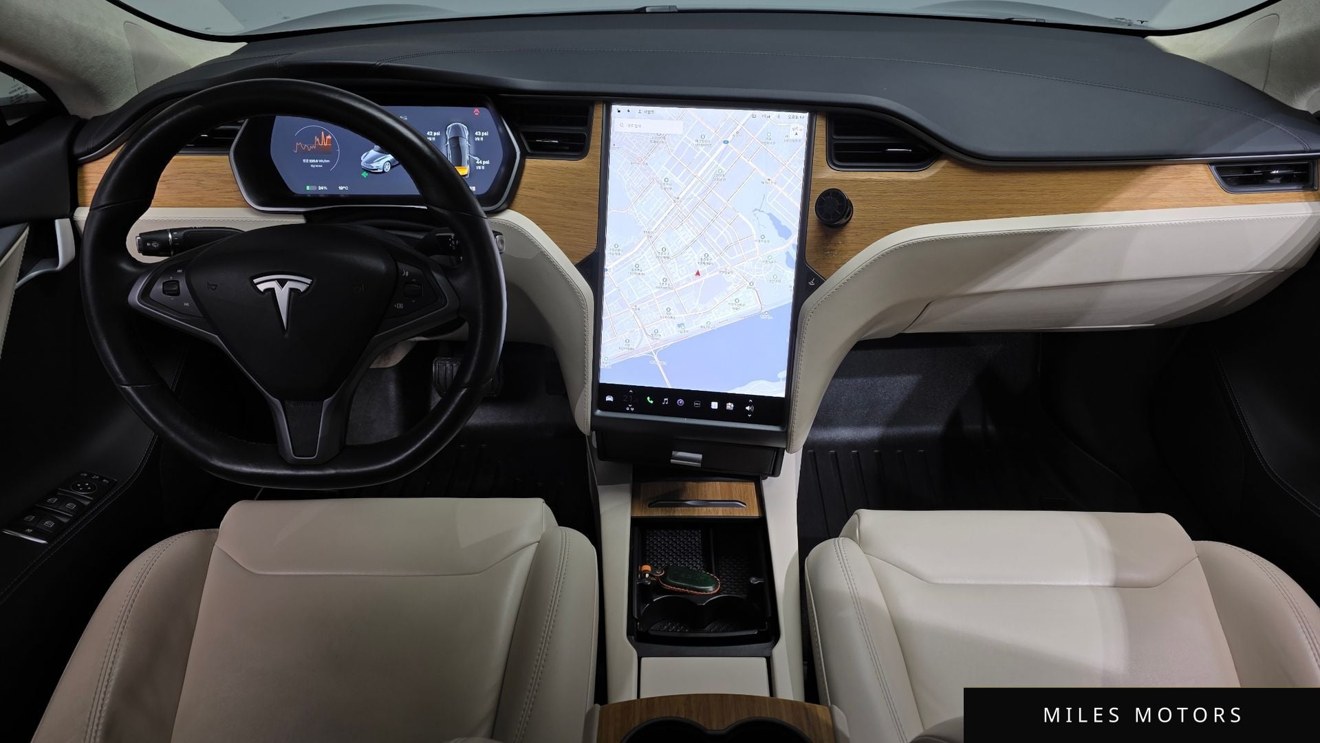 Tesla Model S 2018 — миниатюра 10