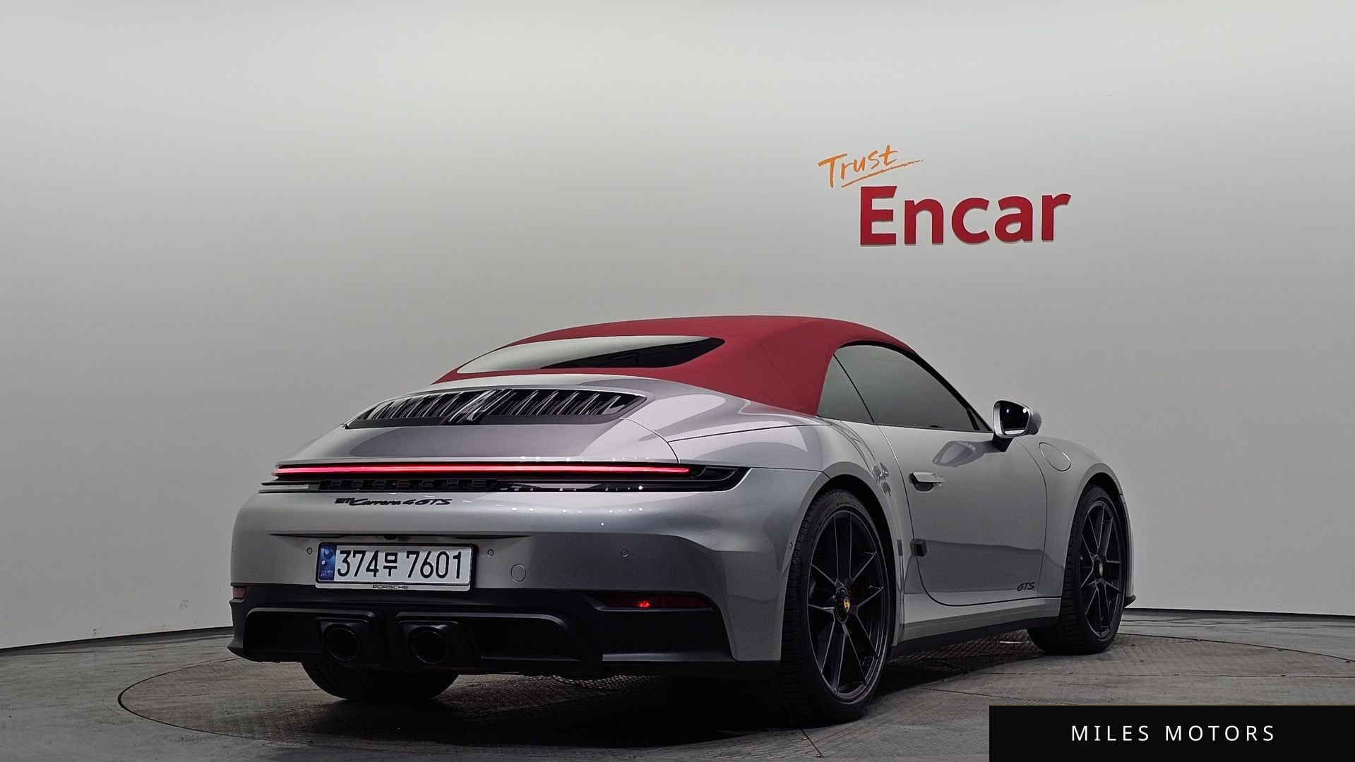 Porsche 911 (992) 2025 — миниатюра 2