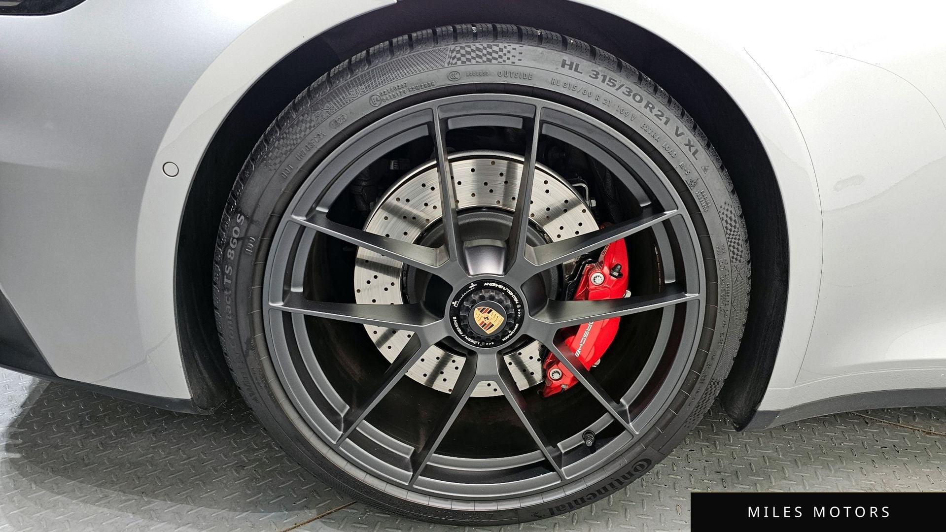 Porsche 911 (992) 2025 — миниатюра 5
