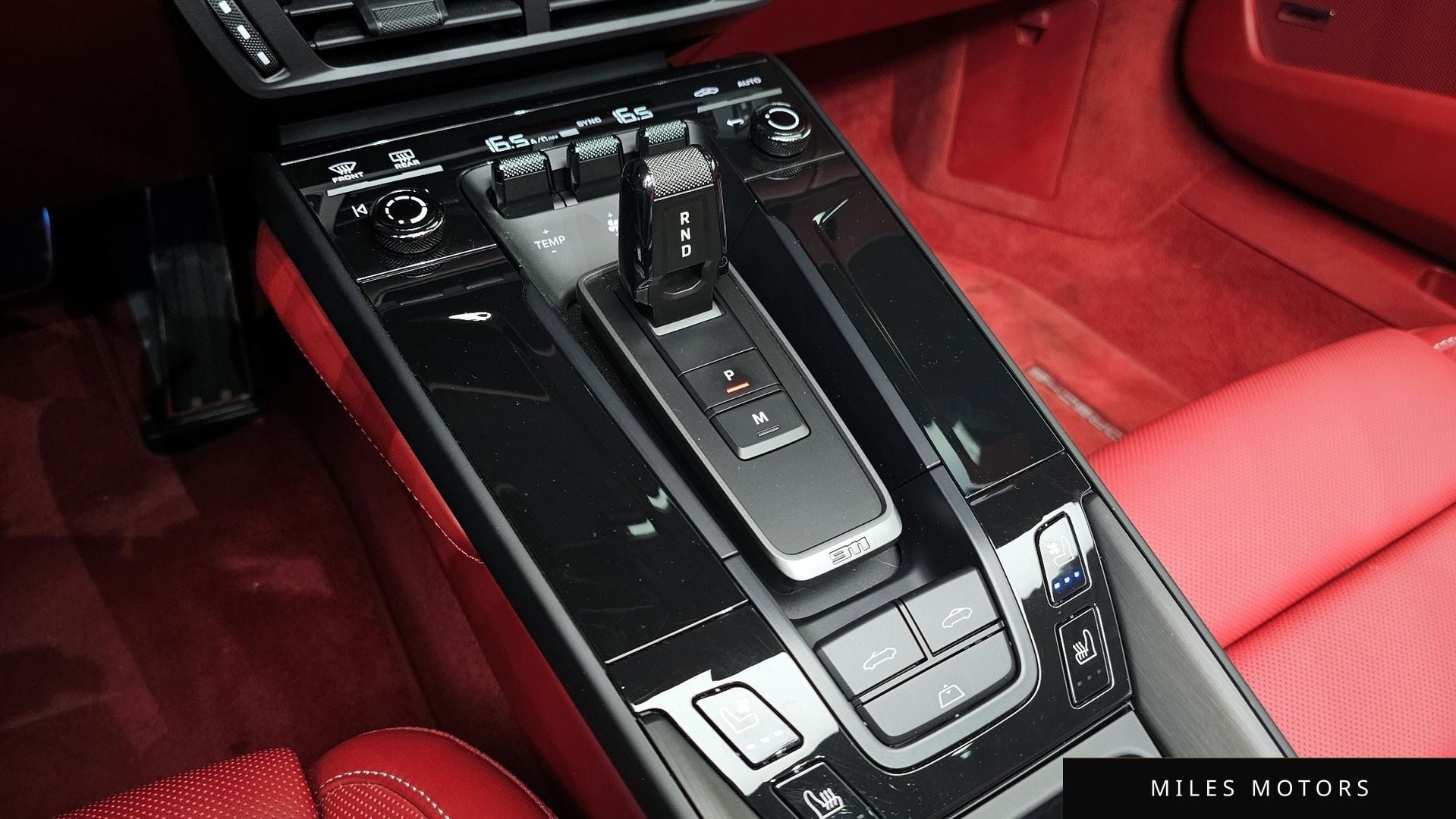 Porsche 911 (992) 2025 — миниатюра 12