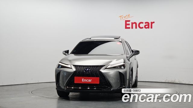 Лексус UX250h 2021 — миниатюра 3