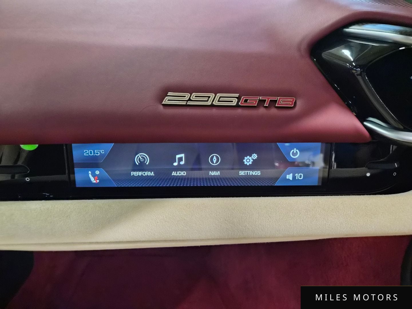 Ferrari 296 GTB 2024 — миниатюра 10