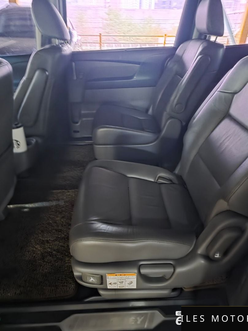 Honda Odyssey 2013 — миниатюра 9