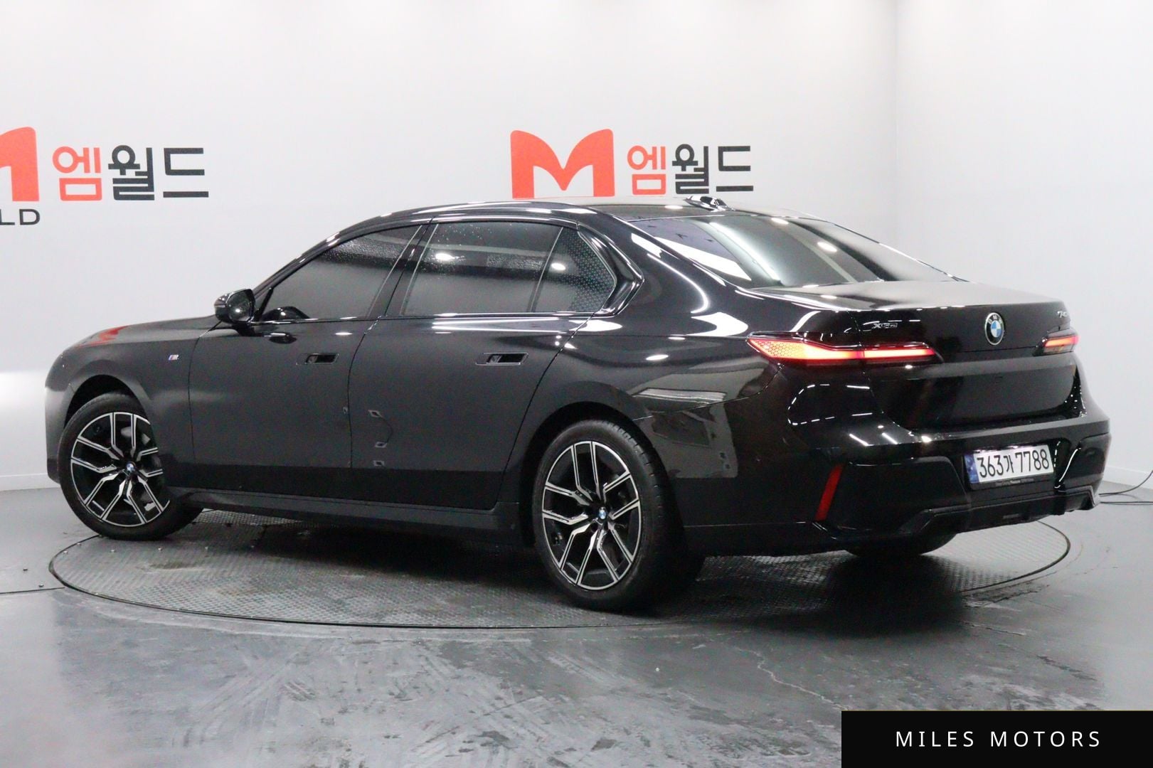 BMW 7 Series (G70) 2024 — миниатюра 4