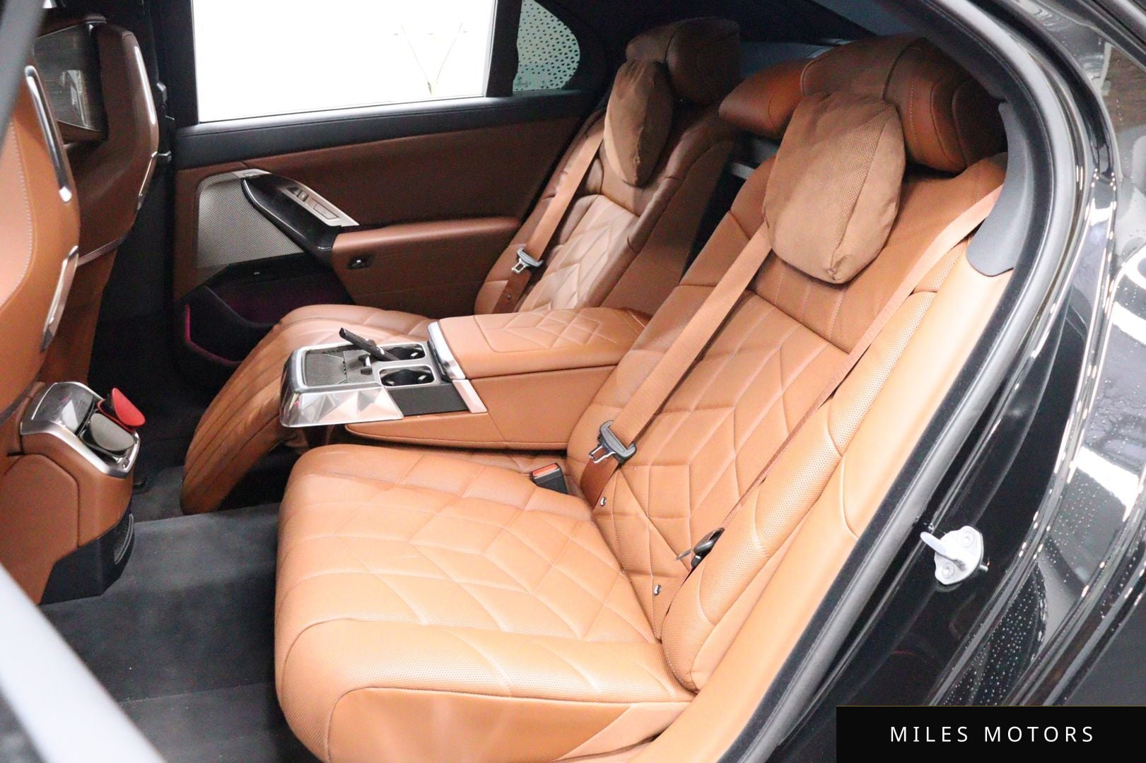 BMW 7 Series (G70) 2024 — миниатюра 7