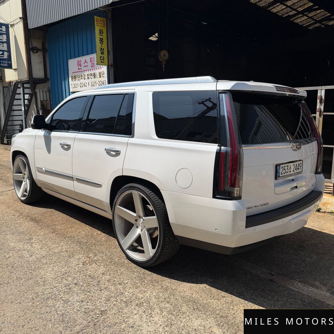 Cadillac Escalade 2017 — миниатюра 2