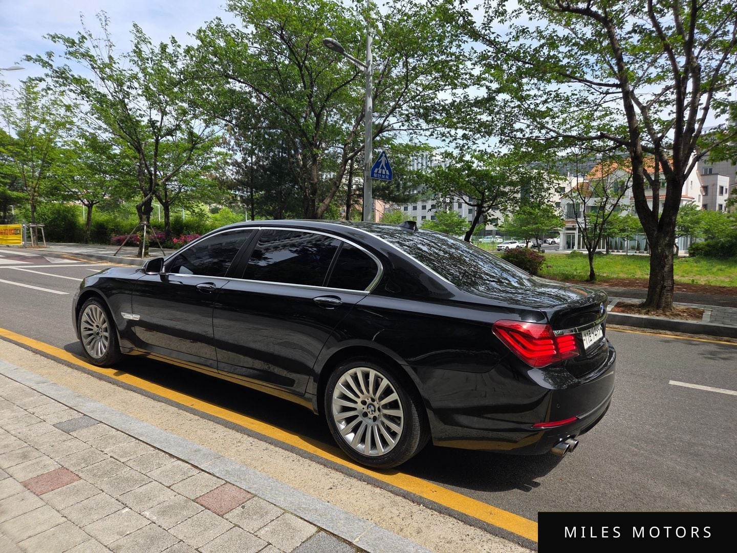BMW 7 Series (F01) 2015 — миниатюра 2