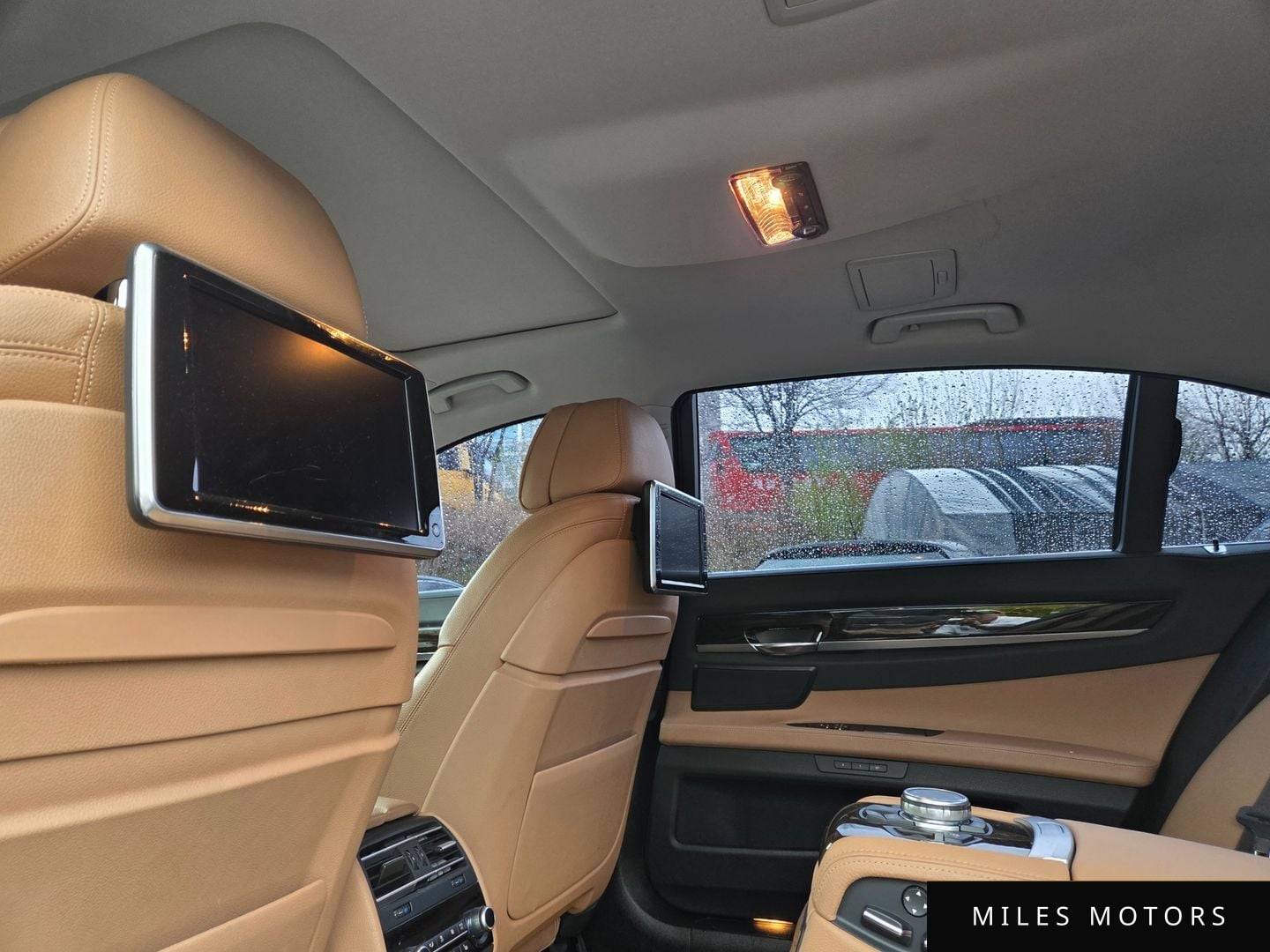 BMW 7 Series (F01) 2015 — миниатюра 12