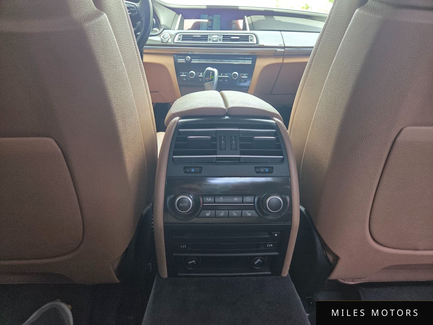 BMW 7 Series (F01) 2015 — миниатюра 14
