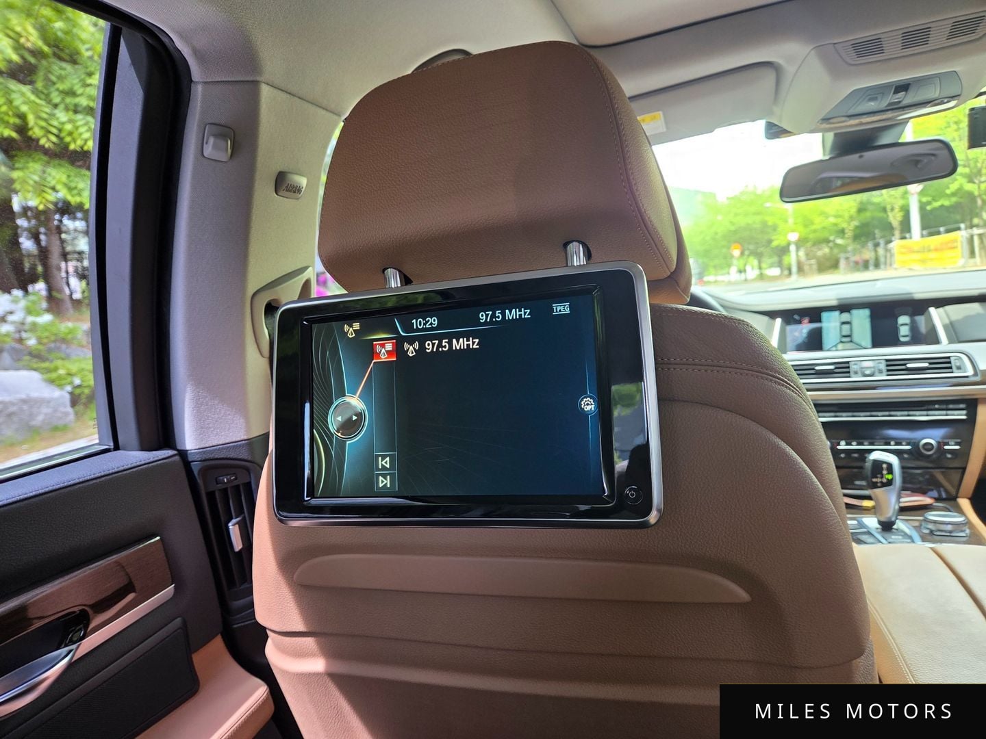 BMW 7 Series (F01) 2015 — миниатюра 17