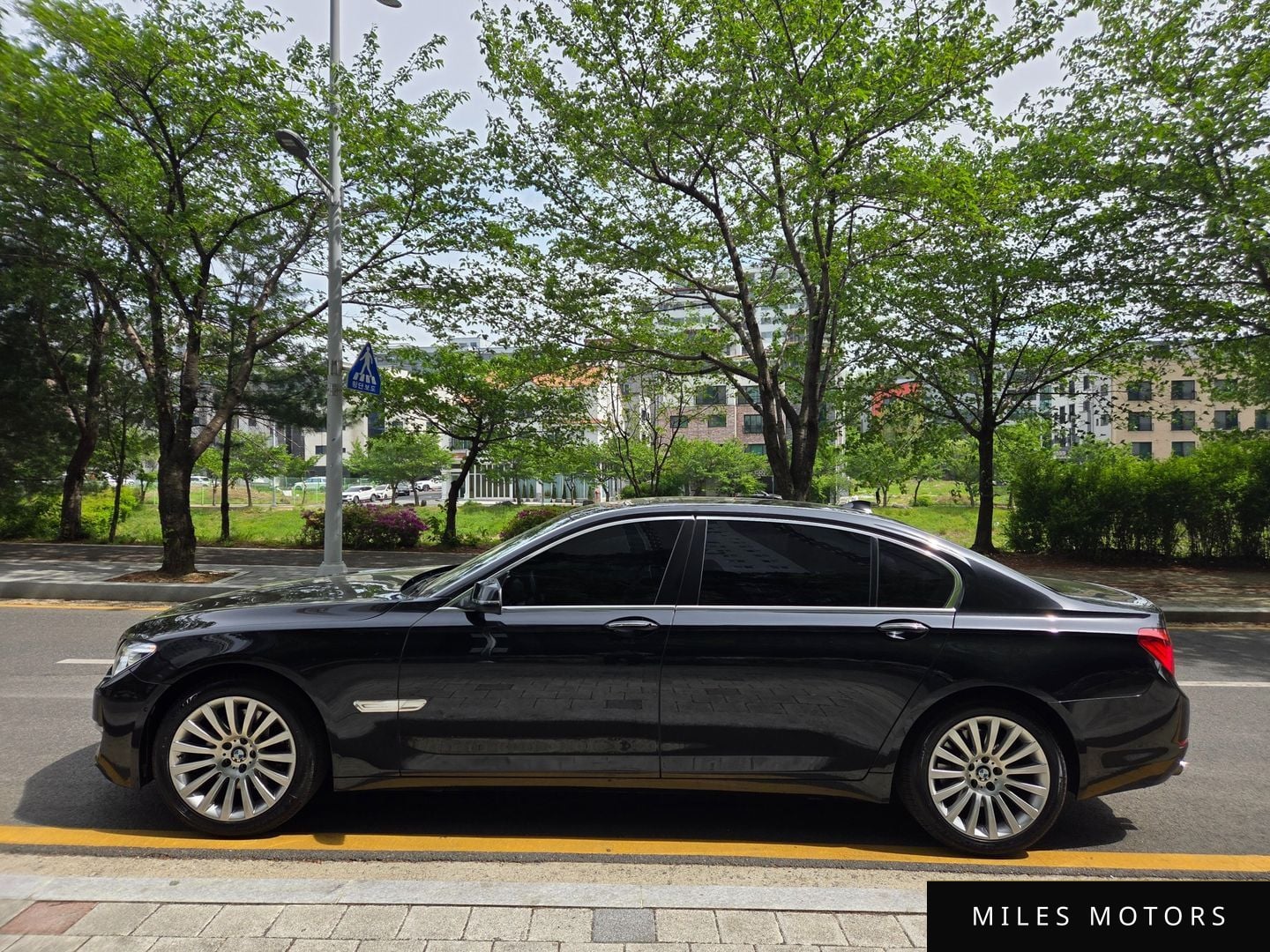 BMW 7 Series (F01) 2015 — миниатюра 19