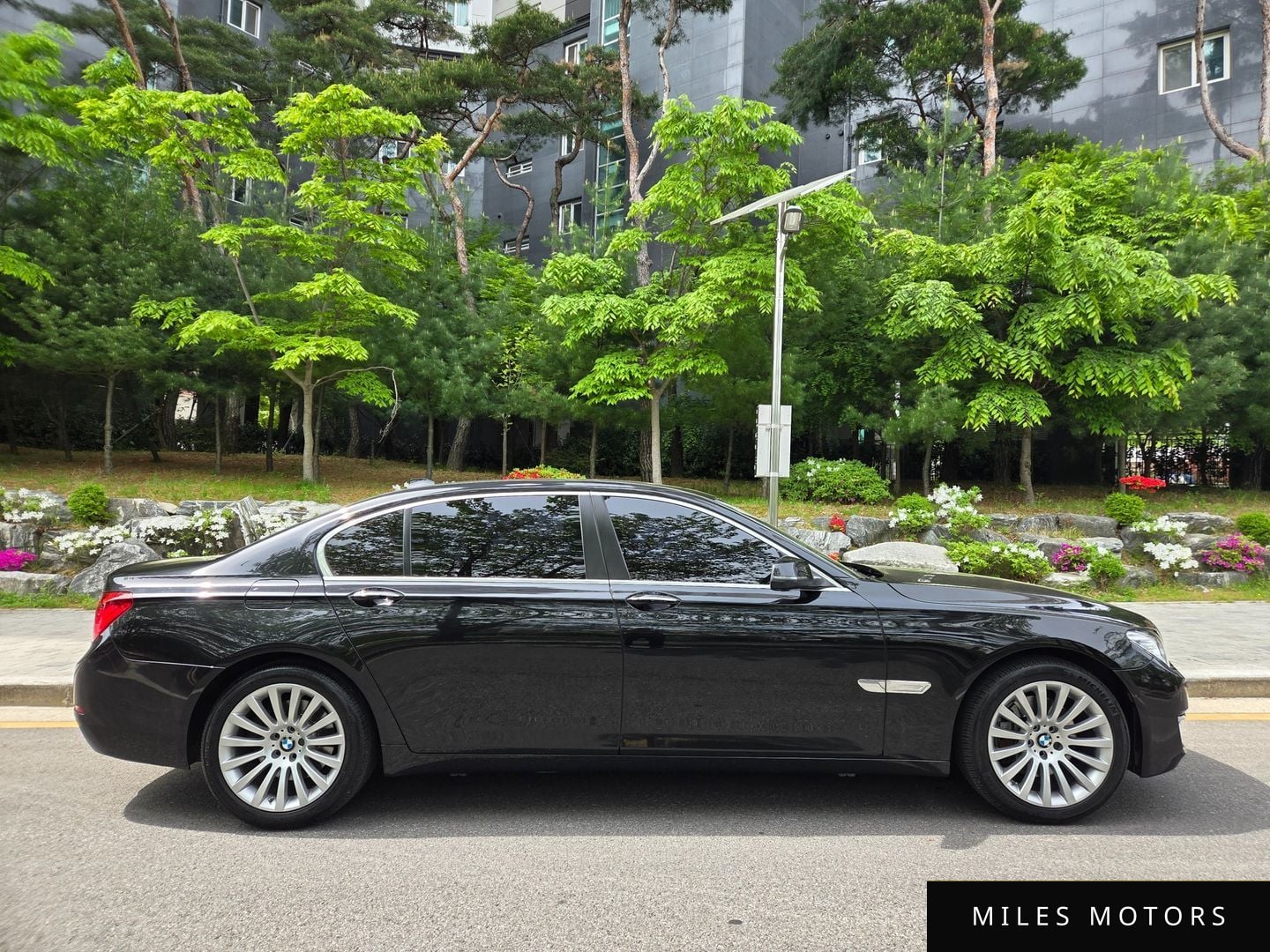 BMW 7 Series (F01) 2015 — миниатюра 20